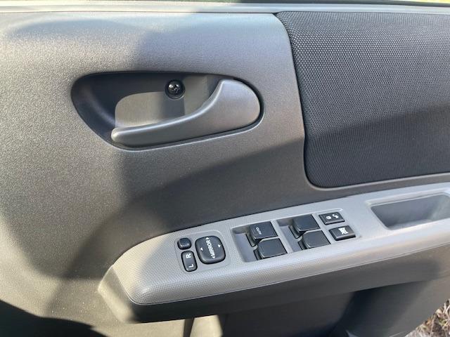 ステラ カスタムＲＳ　禁煙車　スーパーチャージャー　メモリーナビナビ　フルセグ　キーレスエントリー　電動格納ドアミラ－　アルミ　ｂｌｕｅｔｏｏｔｈ（33枚目）