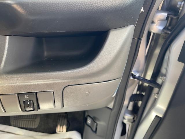 ステラ カスタムＲＳ　禁煙車　スーパーチャージャー　メモリーナビナビ　フルセグ　キーレスエントリー　電動格納ドアミラ－　アルミ　ｂｌｕｅｔｏｏｔｈ（34枚目）