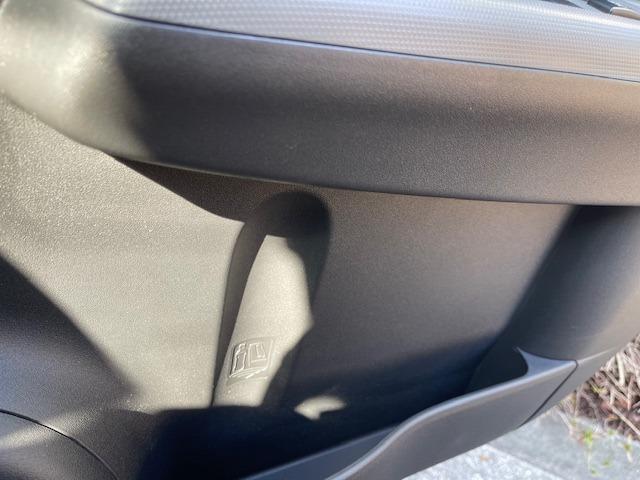 ステラ カスタムＲＳ　禁煙車　スーパーチャージャー　メモリーナビナビ　フルセグ　キーレスエントリー　電動格納ドアミラ－　アルミ　ｂｌｕｅｔｏｏｔｈ（36枚目）