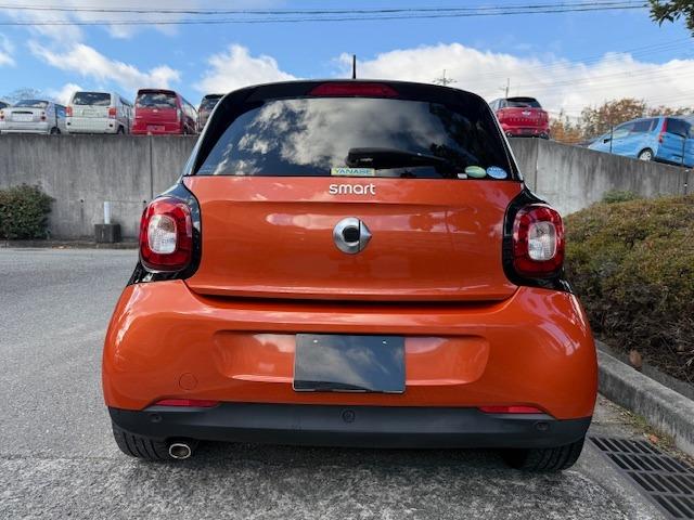 スマートフォーフォー ターボ　禁煙車　ターボ　ＥＴＣ　ガラスルーフ　黒革　シートヒーター　ドライブレコーダー　ＩＳＯ　ＦＩＸ　アルミ　キーレスエントリー（11枚目）