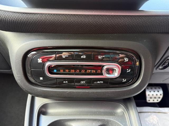 スマートフォーフォー ターボ　禁煙車　ターボ　ＥＴＣ　ガラスルーフ　黒革　シートヒーター　ドライブレコーダー　ＩＳＯ　ＦＩＸ　アルミ　キーレスエントリー（19枚目）