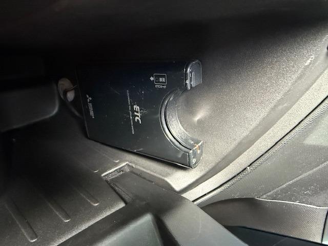 スマートフォーフォー ターボ　禁煙車　ターボ　ＥＴＣ　ガラスルーフ　黒革　シートヒーター　ドライブレコーダー　ＩＳＯ　ＦＩＸ　アルミ　キーレスエントリー（30枚目）