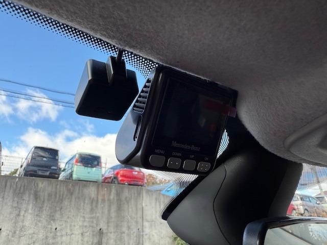 スマートフォーフォー ターボ　禁煙車　ターボ　ＥＴＣ　ガラスルーフ　黒革　シートヒーター　ドライブレコーダー　ＩＳＯ　ＦＩＸ　アルミ　キーレスエントリー（33枚目）