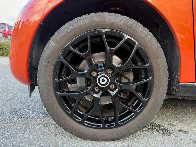 スマートフォーフォー ターボ　禁煙車　ターボ　ＥＴＣ　ガラスルーフ　黒革　シートヒーター　ドライブレコーダー　ＩＳＯ　ＦＩＸ　アルミ　キーレスエントリー（46枚目）