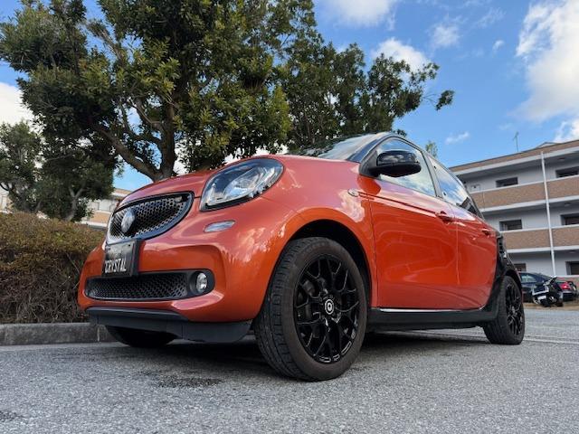 スマートフォーフォー ターボ　禁煙車　ターボ　ＥＴＣ　ガラスルーフ　黒革　シートヒーター　ドライブレコーダー　ＩＳＯ　ＦＩＸ　アルミ　キーレスエントリー（47枚目）