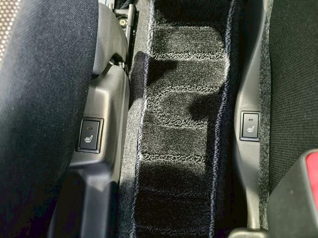 【シートヒーター】スイッチを押すとシートの座面が暖かくなります！寒い季節に重宝します！