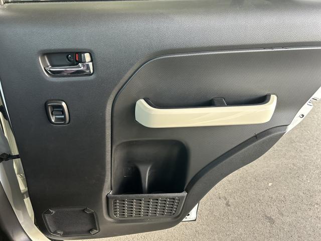 ��ȃh�A�����Ƀh�����N�z���_�[�t���Ă܂��I