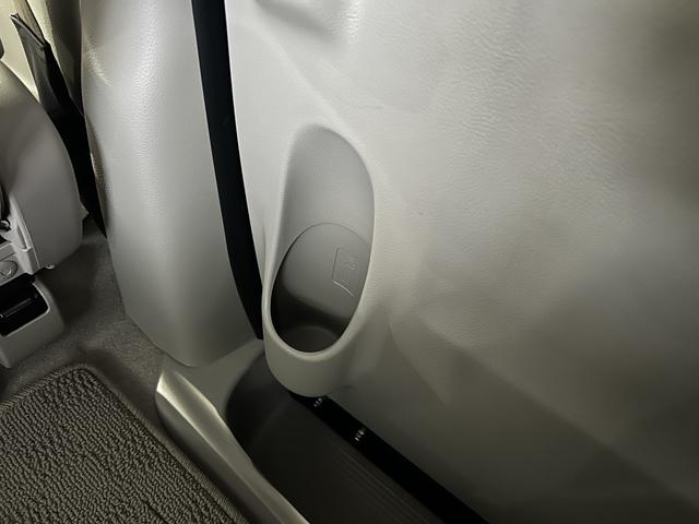 ��ȃh�A�����Ƀh�����N�z���_�[�t���Ă܂��I