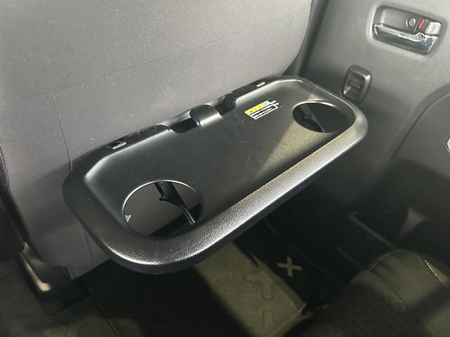 ��ȂɎ��[�\�̃e�[�u�����t���Ă��܂��I�x�e���ɂ����p���������I