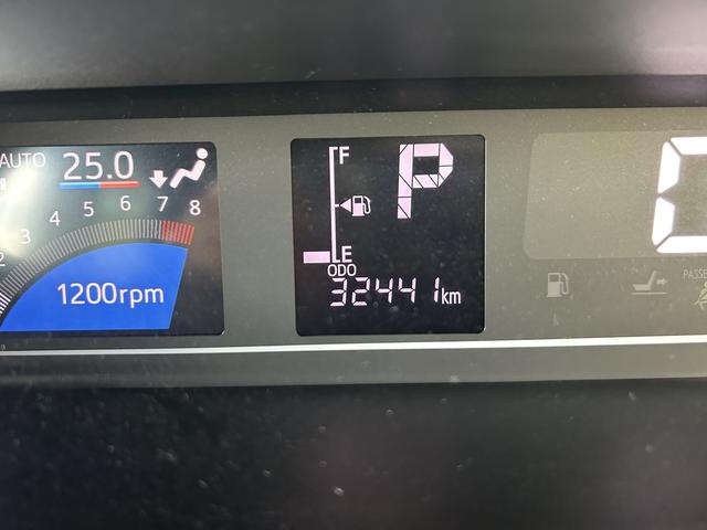 タント カスタムＲＳセレクション　ナビ　バックカメラ　ＥＴＣ　前後衝突被害軽減ブレーキ　ナビ　バックカメラ　ＥＴＣ　ドライブレコーダー　オートＡＣ　キーレスプッシュスタート　シートヒーター　助手席ピラーレス　ロールサンシェード　クルーズコントロール（11枚目）