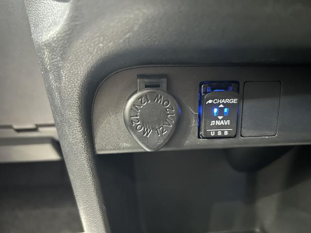 ムーヴキャンバス ＧメイクアップＶＳ　ＳＡ３　ナビ　全方位カメラ　ドラレコ　前後衝突被害軽減ブレーキ　ナビ　全方位カメラ　ドラレコ　オートＡＣ　オートライト　キーレスプッシュスタート　シートヒーター　両側電動スライドドア　アイドリングストップ（24枚目）