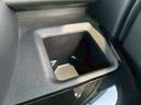 運転席には大きめのドリンクホルダーが付いています！