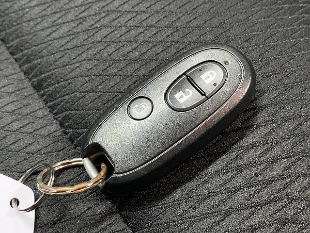 XS 社外オーディオ CD ETC 片側電動スライドドア 純正アルミホイール スマートキー プッシュスタート フォグランプ オートエアコン 電動格納式ミラー Wエアバッグ ABS 軽自動車(19枚目)