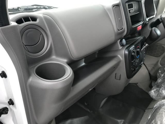 エブリイ PAリミテッド 軽自動車 届出済未使用車 衝突被害軽減ブレーキ キーレスエントリー 両側スライドドア 運転席エアバック 助手席エアバック パワーステアリング エアコン 障害物センサー オートマチックハイビーム ABS(61枚目)