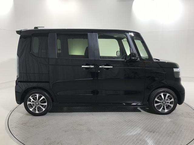Ｎ－ＢＯＸカスタム ベースグレード　軽自動車　届出済未使用車　衝突被害軽減ブレーキ　ＡＢＳ　エアコン　エアバッグ　パワステ　パワーウィンドウ　アイドリングストップ　スマートキー（7枚目）