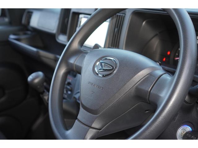 ハイゼットカーゴ クルーズターボＳＡＩＩＩ　４ＷＤ／５速ＭＴ／ターボ／ディスプレイオーディオ／Ａｎｄｒｏｉｄ　Ａｕｔｏ／Ａｐｐｌｅ　ＣａｒＰｌａｙ／バックカメラ／ドラレコ／ＴＡＮＡＢＥ　リフトアップ／ＥＴＣ／／ＬＥＤライト／スマートシスト（23枚目）