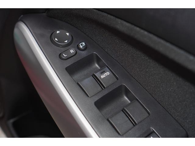 デミオ １３Ｃ　５速ＭＴ／ワンオーナー／バリューパッケージ／ダークテインテッドガラス／キーレスキー／電動格納ミラー／ＣＤオーディオ（ＵＳＢ端子付き）（13枚目）