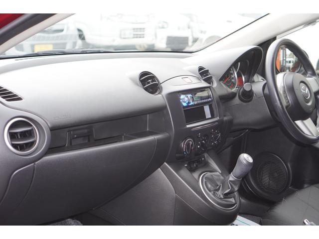 デミオ １３Ｃ　５速ＭＴ／ワンオーナー／バリューパッケージ／ダークテインテッドガラス／キーレスキー／電動格納ミラー／ＣＤオーディオ（ＵＳＢ端子付き）（21枚目）