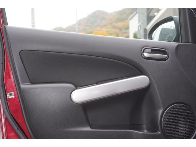 デミオ １３Ｃ　５速ＭＴ／ワンオーナー／バリューパッケージ／ダークテインテッドガラス／キーレスキー／電動格納ミラー／ＣＤオーディオ（ＵＳＢ端子付き）（32枚目）