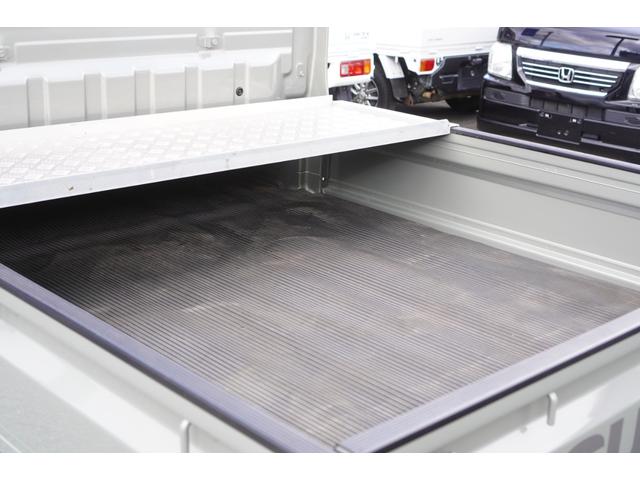 スーパーキャリイ X パートタイム4WD/5速MT/リフトアップ/社外14インチAW/リアオーバーフェンダー/バンパーガード/デフロック/デュアルカメラブレーキサポート/レーンキープアシスト/LEDライト/キーレス(18枚目)