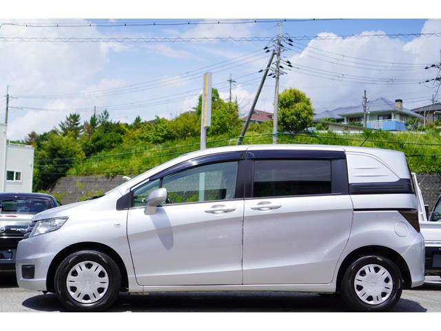 G ジャストセレクション HDDナビ/地デジ/バックカメラ/HIDライト/キーレスキー/Bluetooth/オートエアコン/Clazzio黒レザー調シートカバー/ETC/ドライブレコーダー(5枚目)