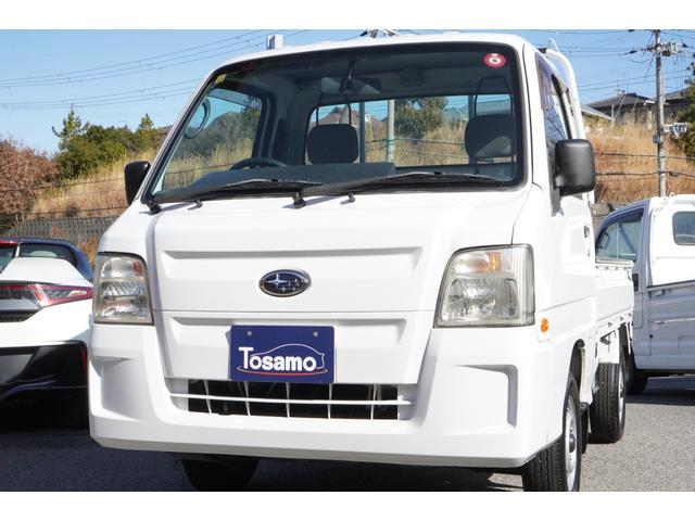 サンバートラック ＴＢ　ＥＬ付き５速ＭＴ／４ＷＤ／スバル生産最終型／エアコン／パワステ／ヘッドライトレベライザー／純正オーディオ／ＵＳＢ電源／荷台マット／作業灯（7枚目）