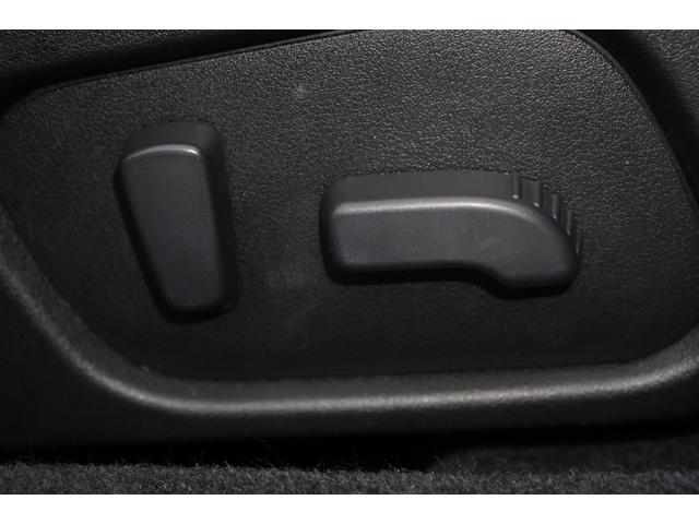 インプレッサＧ４ ２．０ｉ－Ｓアイサイト　４ＷＤ／黒革シート／メモリーナビ／フルセグ／バックカメラ／パワーシート／シートヒーター／ＨＩＤライト／アイサイト／スマートキー／ＥＴＣ／前後ドライブレコーダー／純正アルミホイール（30枚目）