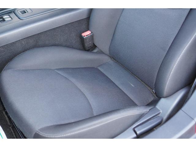 ロードスター Ｓ　後期型／買取直販／５速ＭＴ／カロッツェリア　ディスプレイオーディオ／Ｂｕｌｅｔｏｏｔｈ／ＨＩＤライト／ＥＴＣ／Ａｕｔｏ　Ｅｘｅサスペンション／ＬＭ１７インチアルミホイール／スマートキー（16枚目）