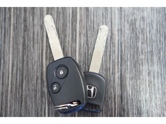 アクティトラック タウン　スピリットカラースタイル　特別仕様車／ワンオーナー／５速ＭＴ／４ＷＤ／エアロパーツ／メモリーナビ／フルセグ／純正保護パネル／ＬＥＤライト／キーレス／ＡＢＳ／ＡＣ／ＰＳ／ＰＷ／ＬＥＤデイライト／専用２トーンカラー（36枚目）