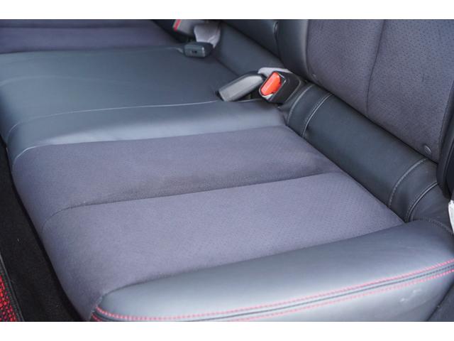 レガシィツーリングワゴン ２．５ｉアイサイト　ｔＳ　３００台限定車／ＨＤＤナビ／フルセグ／バックカメラ／専用エアロ／専用足廻り／専用スポーツマフラー／専用１８インチＡＷ／専用２６０ｋｍ／ｈ表示メーター／専用シート／専用ルーフスポイラー（26枚目）
