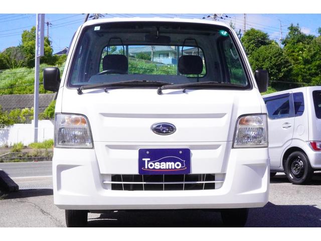 サンバートラック ＴＣスーパーチャージャー　４ＷＤ　５速ＭＴ／４ＷＤ／スーパーチャージャー／スバル生産最終型／ワンオーナー／エアコン／パワステ／パワーウィンドウ／純正ＣＤオーディオ／荷台ランプ／キーレスキー／ＥＴＣ（2枚目）