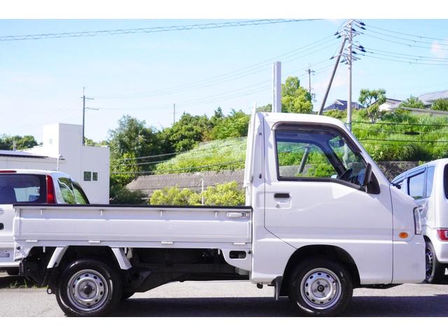 サンバートラック ＴＣスーパーチャージャー　４ＷＤ　５速ＭＴ／４ＷＤ／スーパーチャージャー／スバル生産最終型／ワンオーナー／エアコン／パワステ／パワーウィンドウ／純正ＣＤオーディオ／荷台ランプ／キーレスキー／ＥＴＣ（4枚目）