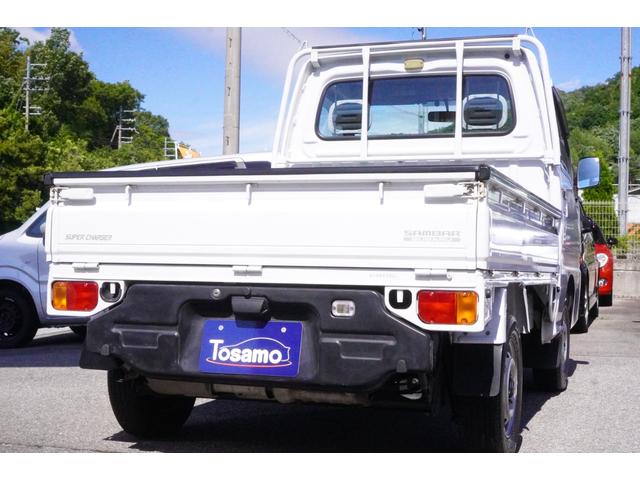 サンバートラック ＴＣスーパーチャージャー　４ＷＤ　５速ＭＴ／４ＷＤ／スーパーチャージャー／スバル生産最終型／ワンオーナー／エアコン／パワステ／パワーウィンドウ／純正ＣＤオーディオ／荷台ランプ／キーレスキー／ＥＴＣ（8枚目）