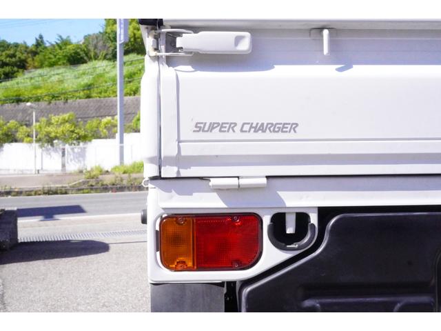 サンバートラック ＴＣスーパーチャージャー　４ＷＤ　５速ＭＴ／４ＷＤ／スーパーチャージャー／スバル生産最終型／ワンオーナー／エアコン／パワステ／パワーウィンドウ／純正ＣＤオーディオ／荷台ランプ／キーレスキー／ＥＴＣ（42枚目）