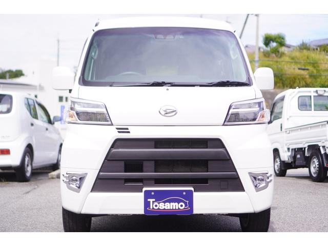 ハイゼットカーゴ クルーズターボＳＡＩＩＩ　５速ＭＴ／４ＷＤ／ターボ／メモリーナビ／フルセグ／バックカメラ／ＥＴＣ／前後パワーウィンドウ／ドラレコ／ＵＳＢ端子／１４インチＡＷ／スマートアシスト／ＬＥＤライト／ＬＥＤフォグ／リアヒーター（2枚目）