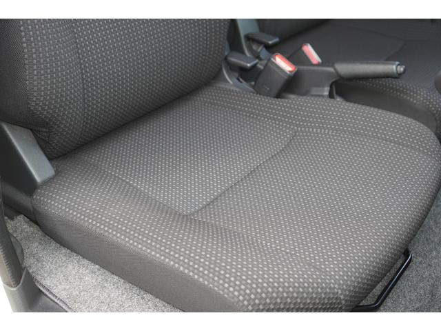 ハイゼットカーゴ クルーズターボＳＡＩＩＩ　５速ＭＴ／４ＷＤ／ターボ／メモリーナビ／フルセグ／バックカメラ／ＥＴＣ／前後パワーウィンドウ／ドラレコ／ＵＳＢ端子／１４インチＡＷ／スマートアシスト／ＬＥＤライト／ＬＥＤフォグ／リアヒーター（15枚目）