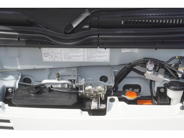 ハイゼットカーゴ クルーズターボＳＡＩＩＩ　５速ＭＴ／４ＷＤ／ターボ／メモリーナビ／フルセグ／バックカメラ／ＥＴＣ／前後パワーウィンドウ／ドラレコ／ＵＳＢ端子／１４インチＡＷ／スマートアシスト／ＬＥＤライト／ＬＥＤフォグ／リアヒーター（18枚目）
