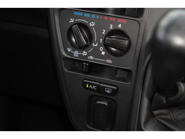 ハイゼットカーゴ クルーズターボＳＡＩＩＩ　５速ＭＴ／４ＷＤ／ターボ／メモリーナビ／フルセグ／バックカメラ／ＥＴＣ／前後パワーウィンドウ／ドラレコ／ＵＳＢ端子／１４インチＡＷ／スマートアシスト／ＬＥＤライト／ＬＥＤフォグ／リアヒーター（36枚目）