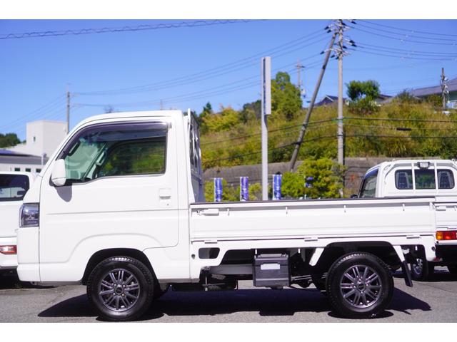 アクティトラック タウン　４ＷＤ／５速ＭＴ／純正ＣＤオーディオ／ドライブレコーダー／ＢＡＬＭＩＮＵＭ１２インチＡＷ／ＥＴＣ／エアコン／パワステ／パワーウィンドウ／荷台マット／荷台ランプ（5枚目）