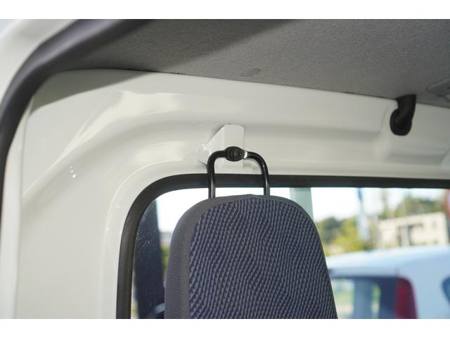 アクティトラック タウン　４ＷＤ／５速ＭＴ／純正ＣＤオーディオ／ドライブレコーダー／ＢＡＬＭＩＮＵＭ１２インチＡＷ／ＥＴＣ／エアコン／パワステ／パワーウィンドウ／荷台マット／荷台ランプ（32枚目）