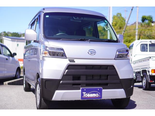 ハイゼットカーゴ クルーズターボＳＡＩＩＩ　５速ＭＴ／４ＷＤ／ターボ／ＬＥＤライト／スマートアシスト／ＣＤオーディオ／前後パワーウィンドウ／エアコン／パワステ／キーレスキー／障害物センサー／オートマチックハイビーム（6枚目）