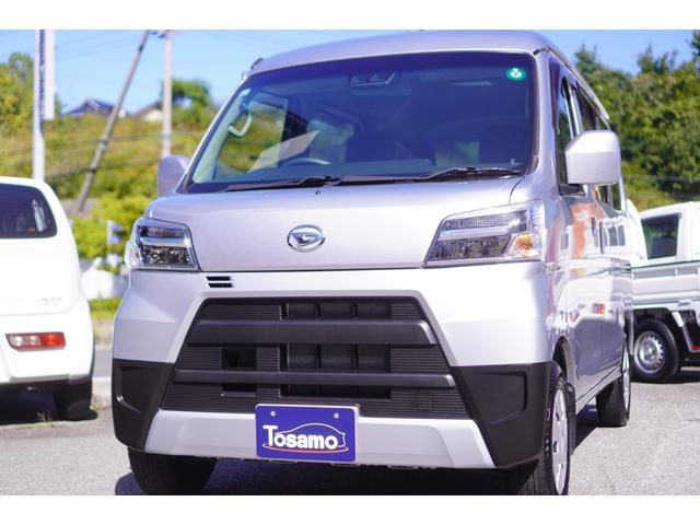 ハイゼットカーゴ クルーズターボＳＡＩＩＩ　５速ＭＴ／４ＷＤ／ターボ／ＬＥＤライト／スマートアシスト／ＣＤオーディオ／前後パワーウィンドウ／エアコン／パワステ／キーレスキー／障害物センサー／オートマチックハイビーム（7枚目）