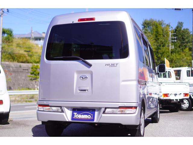 ハイゼットカーゴ クルーズターボＳＡＩＩＩ　５速ＭＴ／４ＷＤ／ターボ／ＬＥＤライト／スマートアシスト／ＣＤオーディオ／前後パワーウィンドウ／エアコン／パワステ／キーレスキー／障害物センサー／オートマチックハイビーム（8枚目）