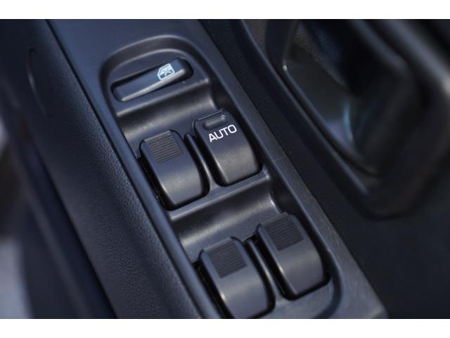 ハイゼットカーゴ クルーズターボＳＡＩＩＩ　５速ＭＴ／４ＷＤ／ターボ／ＬＥＤライト／スマートアシスト／ＣＤオーディオ／前後パワーウィンドウ／エアコン／パワステ／キーレスキー／障害物センサー／オートマチックハイビーム（13枚目）