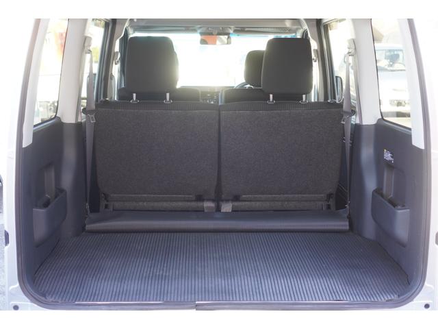 ハイゼットカーゴ クルーズターボＳＡＩＩＩ　５速ＭＴ／４ＷＤ／ターボ／ＬＥＤライト／スマートアシスト／ＣＤオーディオ／前後パワーウィンドウ／エアコン／パワステ／キーレスキー／障害物センサー／オートマチックハイビーム（17枚目）