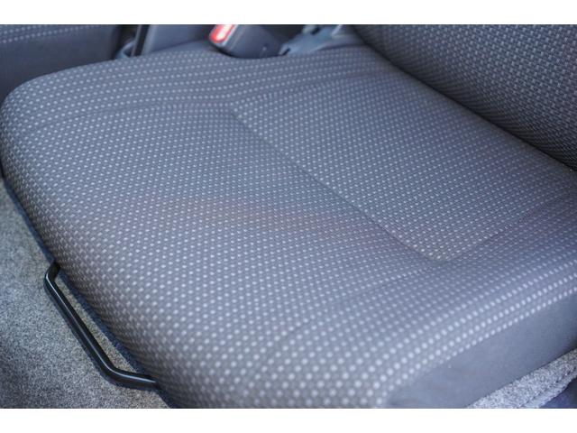 ハイゼットカーゴ クルーズターボＳＡＩＩＩ　５速ＭＴ／４ＷＤ／ターボ／ＬＥＤライト／スマートアシスト／ＣＤオーディオ／前後パワーウィンドウ／エアコン／パワステ／キーレスキー／障害物センサー／オートマチックハイビーム（24枚目）