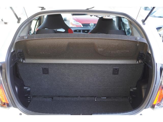 ヴィッツ ＧＲＭＮ　ターボ　５速ＭＴ／２００台限定車／ターボ／専用シート／専用エアロパーツ／専用アルミホイール／ナビ／フルセグ／バックカメラ／ＨＩＤライト／スマートキー／ＥＴＣ／エンジンプッシュスタート（17枚目）