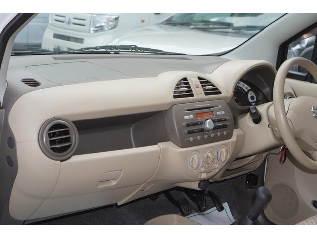 アルト Ｆ　５速ＭＴ／エアコン／パワステ／パワーウィンドウ／純正ＣＤオーディオ／キーレスキー／Ｗエアバッグ／ヘッドライトレベライザー／収納式ドリンクホルダー（21枚目）