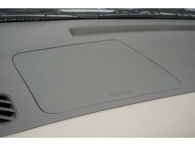 アルト Ｆ　５速ＭＴ／エアコン／パワステ／パワーウィンドウ／純正ＣＤオーディオ／キーレスキー／Ｗエアバッグ／ヘッドライトレベライザー／収納式ドリンクホルダー（31枚目）