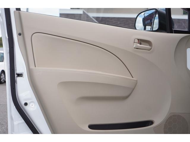 アルト Ｆ　５速ＭＴ／エアコン／パワステ／パワーウィンドウ／純正ＣＤオーディオ／キーレスキー／Ｗエアバッグ／ヘッドライトレベライザー／収納式ドリンクホルダー（35枚目）